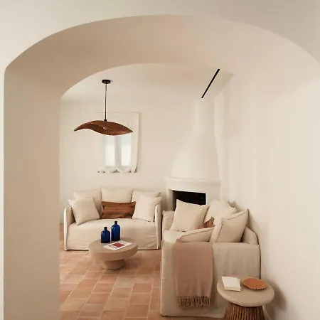 Sol Mare Naousa, Paros فيلة *